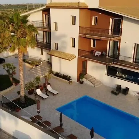 Amada Siracusa Citta Giardino (Syracuse)